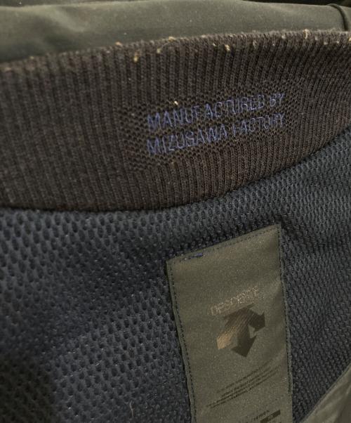 DESCENTE ALLTERRAIN（デザイント オルテライン）Descente ALLTERRAIN (デザイント オルテライン) SHUTTLE フーデッドダウンジャケット ネイビー サイズ:Mの古着・服飾アイテム