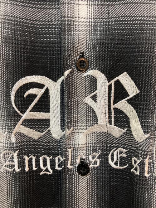X-LARGE（エクストララージ）X-LARGE (エクストララージ) OLD ENGLISH S/S PLAID SHIRT　101242014006 ブラック サイズ:Lの古着・服飾アイテム