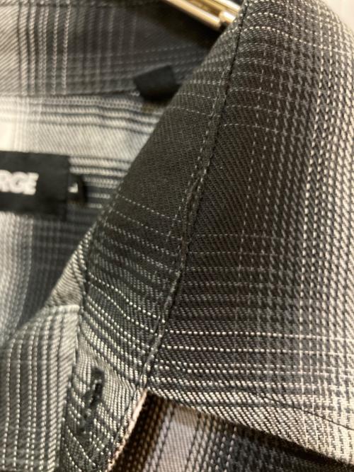 X-LARGE（エクストララージ）X-LARGE (エクストララージ) OLD ENGLISH S/S PLAID SHIRT　101242014006 ブラック サイズ:Lの古着・服飾アイテム