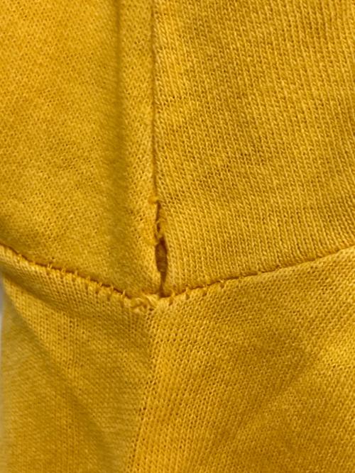 stussy（ステューシー）stussy (ステューシー) プリントTシャツ イエロー サイズ:XLの古着・服飾アイテム