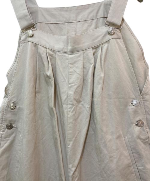 休日と詩（キュウジツトウタ）休日と詩 (キュウジツトウタ) サンサンサロペット ベージュ サイズ:FREEの古着・服飾アイテム