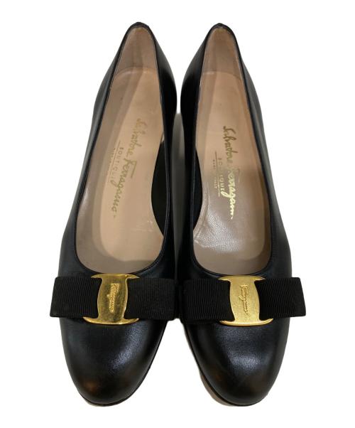 Salvatore Ferragamo（サルヴァトーレ フェラガモ）Salvatore Ferragamo (サルヴァトーレ フェラガモ) ヴァラリボンヒールパンプス ブラック サイズ:7の古着・服飾アイテム