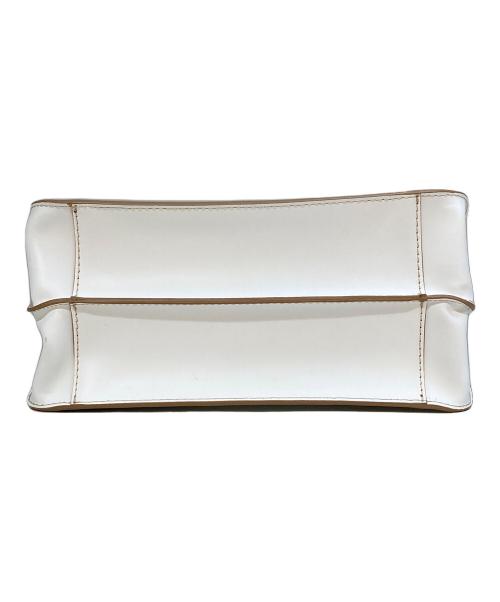 IACUCCI（イアクッチ）IACUCCI (イアクッチ) ワンショルダーバッグ ホワイトの古着・服飾アイテム