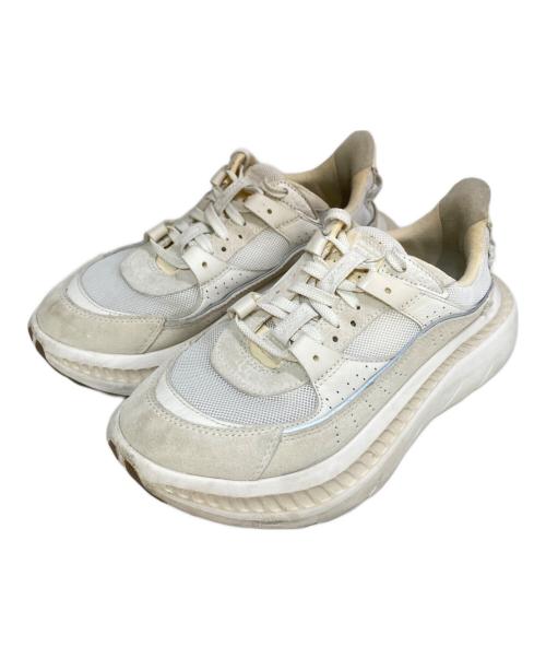 UGG（アグ）UGG (アグ) ローカットスニーカー ホワイト サイズ:24.5の古着・服飾アイテム