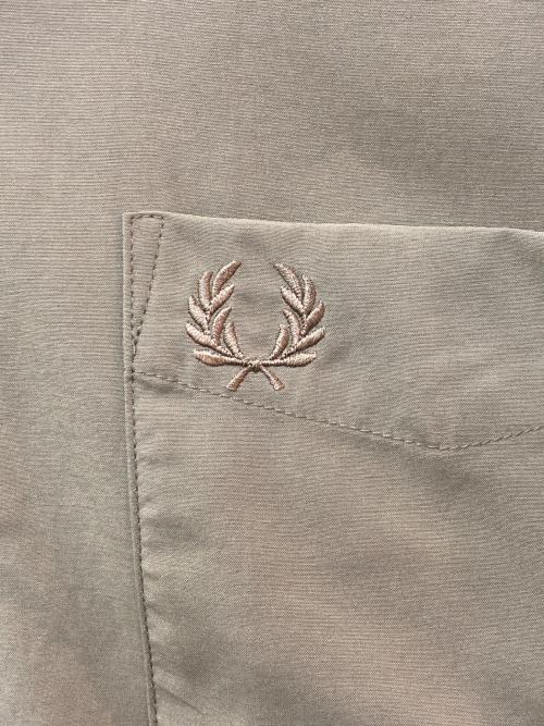 FRED PERRY（フレッドペリー）FRED PERRY (フレッドペリー) リビアカラー シャツ　F4549 グリーン サイズ:Sの古着・服飾アイテム