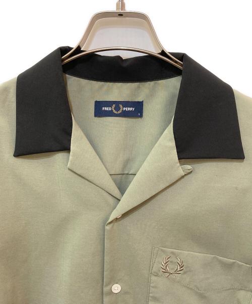 FRED PERRY（フレッドペリー）FRED PERRY (フレッドペリー) リビアカラー シャツ　F4549 グリーン サイズ:Sの古着・服飾アイテム