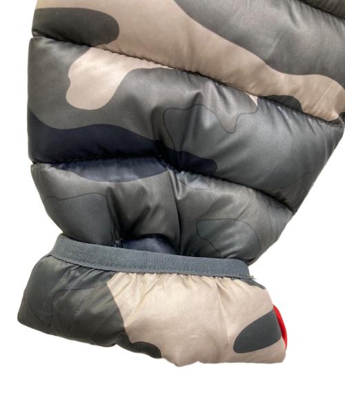 PLEIN SPORT（プレインスポーツ）PLEIN SPORT (プレインスポーツ) カモ柄ダウンジャケット グレー サイズ:48の古着・服飾アイテム
