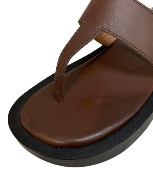 Caminando（カミナンド）Caminando (カミナンド) THONG PLATFORM サンダル ブラウン サイズ:7の古着・服飾アイテム