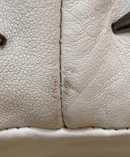 JIMMY CHOO（ジミーチュウ）JIMMY CHOO (ジミーチュウ) スタースタッズハンドバッグ ホワイトの古着・服飾アイテム