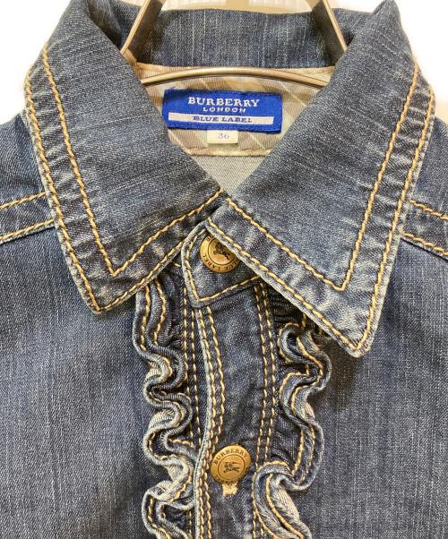 BURBERRY BLUE LABEL（バーバリーロンドンブルーレーベル）BURBERRY BLUE LABEL (バーバリーロンドンブルーレーベル) デニムフリルブラウス インディゴ サイズ:36の古着・服飾アイテム