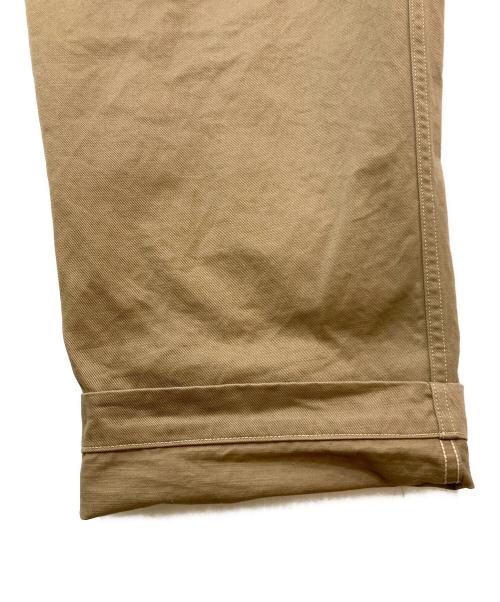 COMOLI（コモリ）COMOLI (コモリ) BELTED CHINO PANTS　15S-03004 ベージュ サイズ:2の古着・服飾アイテム