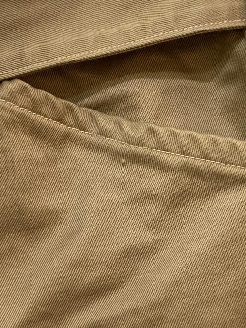 COMOLI（コモリ）COMOLI (コモリ) BELTED CHINO PANTS　15S-03004 ベージュ サイズ:2の古着・服飾アイテム