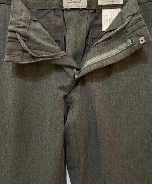 YAECA（ヤエカ）YAECA (ヤエカ) イージー スラックスパンツ グレー サイズ:Mの古着・服飾アイテム