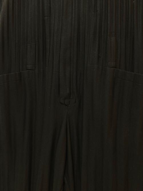 HOMME PLISSE ISSEY MIYAKE（オム プリッセ イッセイ ミヤケ）HOMME PLISSE ISSEY MIYAKE (オム プリッセ イッセイ ミヤケ) PLEATS BOTTOMS 2 ブラック サイズ:1の古着・服飾アイテム