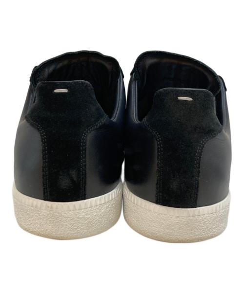 Maison Margiela（メゾンマルジェラ）Maison Margiela (メゾンマルジェラ) REPLICA ジャーマントレーナー　S57WS0236 ブラック サイズ:45の古着・服飾アイテム