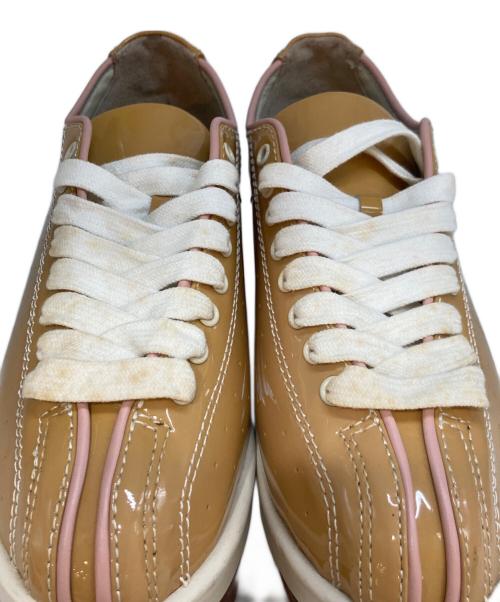 MIHARA YASUHIRO（ミハラヤスヒロ）MIHARA YASUHIRO (ミハラヤスヒロ) 厚底エナメルウッドシューズ ベージュ サイズ:25の古着・服飾アイテム