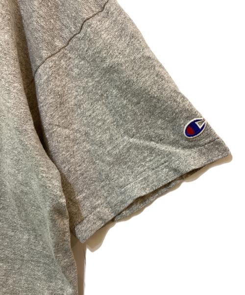 Champion（チャンピオン）Champion (チャンピオン) 80's 染み込み3段 カレッジプリントTシャツ グレー サイズ:XLの古着・服飾アイテム