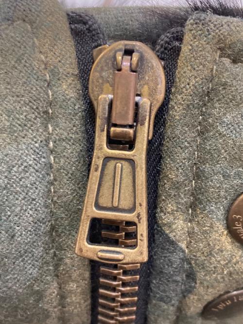 1piu1uguale3（ウノピュウノウグァーレトレ）1piu1uguale3 (ウノピュウノウグァーレトレ) N-3Bタイプコート オリーブ サイズ:IVの古着・服飾アイテム