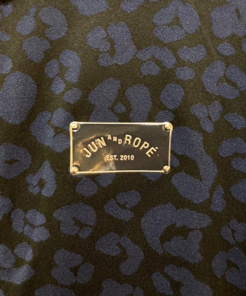 Jun&Rope（ジュンアンドロペ）Jun&Rope (ジュンアンドロペ) アニマル柄JQ UVライト ブルゾン ジャケット ネイビー サイズ:M 未使用品の古着・服飾アイテム