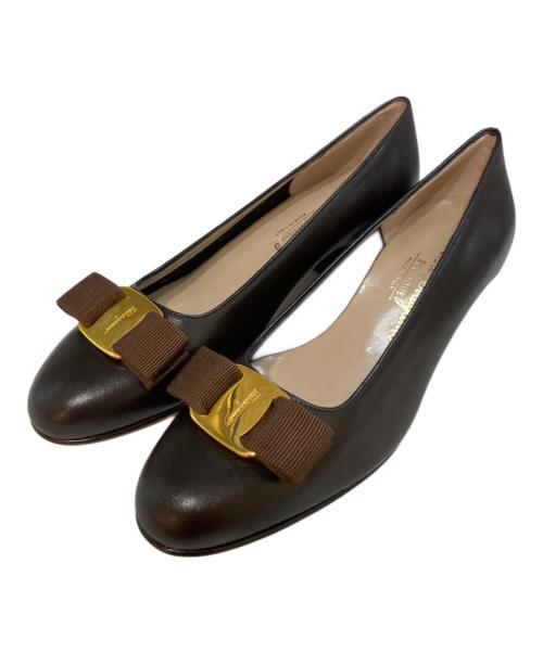 Salvatore Ferragamo（サルヴァトーレ フェラガモ）Salvatore Ferragamo (サルヴァトーレ フェラガモ) ヒールパンプス　06567 ブラック サイズ:6　1/2の古着・服飾アイテム