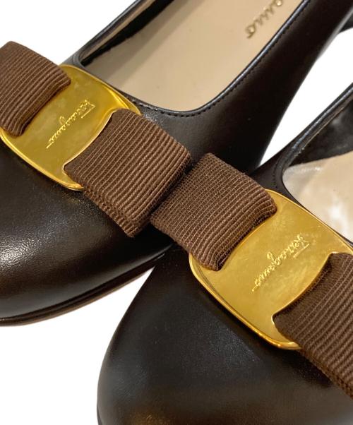 Salvatore Ferragamo（サルヴァトーレ フェラガモ）Salvatore Ferragamo (サルヴァトーレ フェラガモ) ヒールパンプス　06567 ブラック サイズ:6　1/2の古着・服飾アイテム