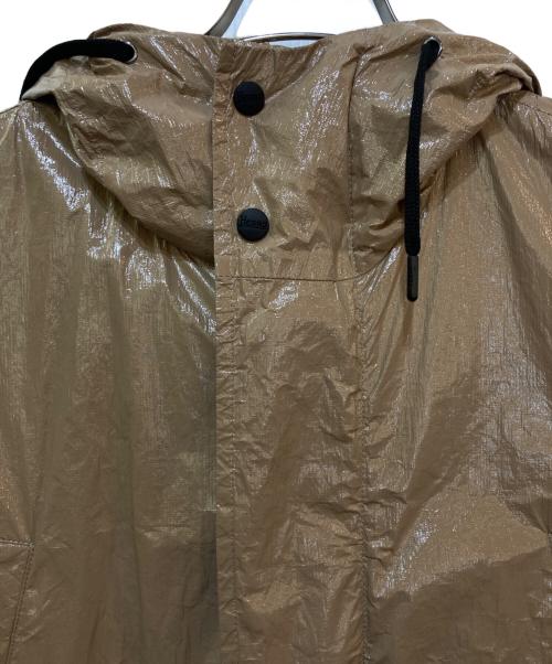 HERNO（ヘルノ）HERNO (ヘルノ) TECHNO PAPER コーティングレインコート　PA000120U ベージュ サイズ:44の古着・服飾アイテム