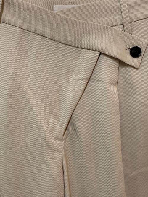TODAYFUL（トゥデイフル）TODAYFUL (トゥデイフル) Asymmetry Twill Trousers ベージュ サイズ:36 未使用品の古着・服飾アイテム