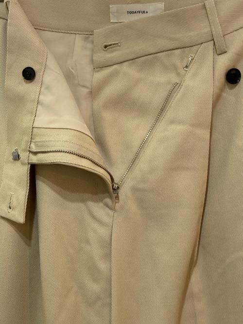 TODAYFUL（トゥデイフル）TODAYFUL (トゥデイフル) Asymmetry Twill Trousers ベージュ サイズ:36 未使用品の古着・服飾アイテム