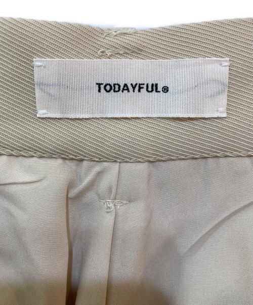 TODAYFUL（トゥデイフル）TODAYFUL (トゥデイフル) Asymmetry Twill Trousers ベージュ サイズ:36 未使用品の古着・服飾アイテム