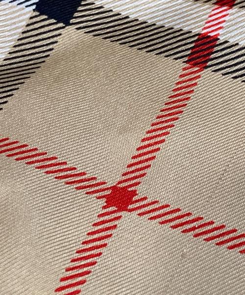 Burberry's（バーバリー）Burberry's (バーバリーズ) ノバチェックシルクストール ベージュの古着・服飾アイテム