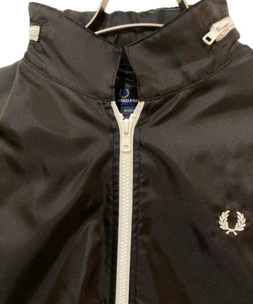 FRED PERRY（フレッドペリー）FRED PERRY (フレッドペリー) ロゴ刺繍ウィンドブレーカー　F2533 ブラック サイズ:S 未使用品の古着・服飾アイテム