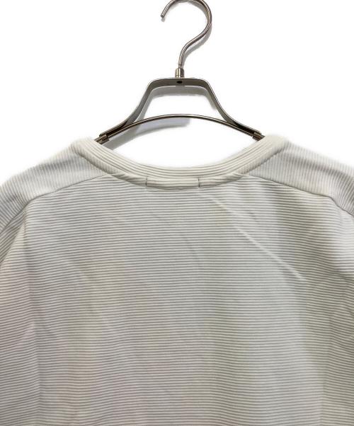 ISSEY MIYAKE MEN（イッセイミヤケメン）ISSEY MIYAKE MEN (イッセイミヤケメン) エンボスプリーツボーダーTシャツ　ME83JK143 マルチカラー サイズ:2の古着・服飾アイテム