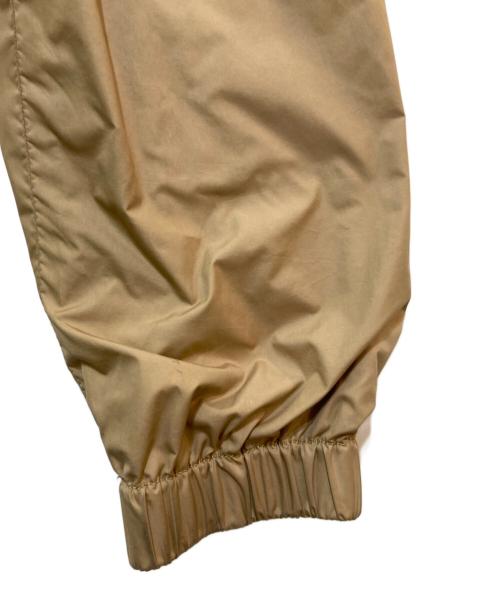 MONCLER（モンクレール）MONCLER (モンクレール) パイピングナイロンジャケット　Z7EJ044 ベージュ サイズ:2の古着・服飾アイテム