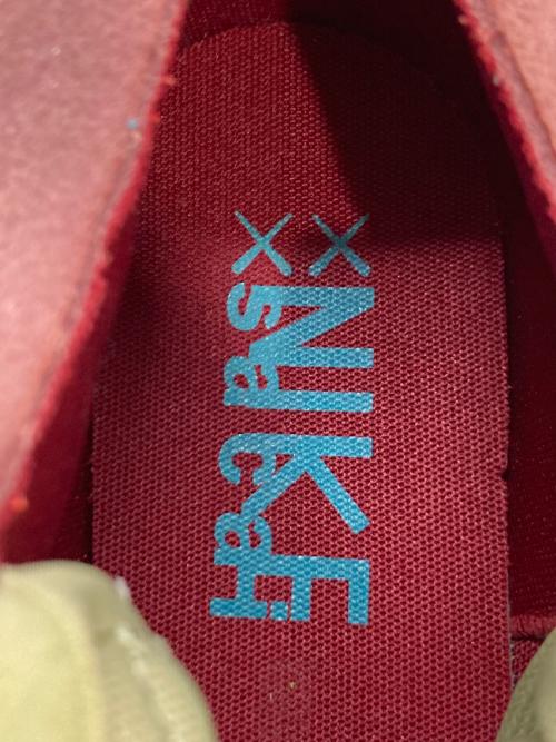 NIKE（ナイキ）NIKE (ナイキ) sacai (サカイ) KAWS (カウズ) Blazer Low レッド サイズ:28 未使用品の古着・服飾アイテム