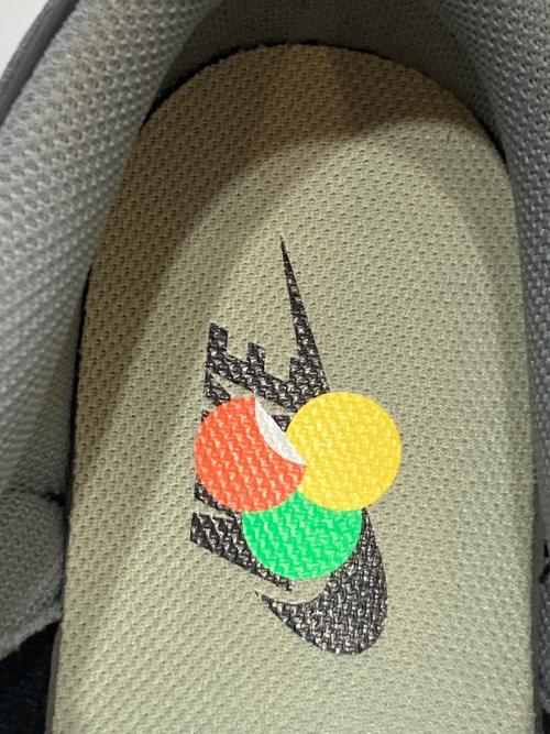 NIKE（ナイキ）NIKE (ナイキ) Dunk Low Retro Berlin　FZ3053-001 ブラック サイズ:28 未使用品の古着・服飾アイテム