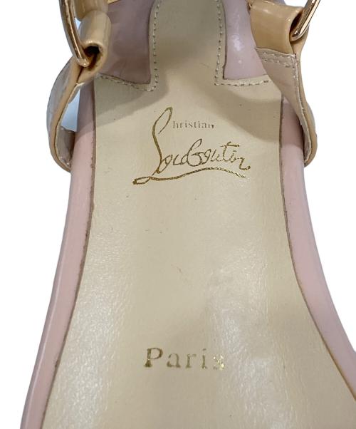 Christian Louboutin（クリスチャン・ルブタン）Christian Louboutin (クリスチャン・ルブタン) スタッズウェッジソールサンダル ベージュ サイズ:38の古着・服飾アイテム