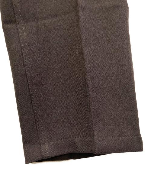GRAMICCI（グラミチ）GRAMICCI (グラミチ) 超キレイに穿けるテーパードスラックス ウールタッチ　GMP4-F1014 ブラウン サイズ:M 未使用品の古着・服飾アイテム