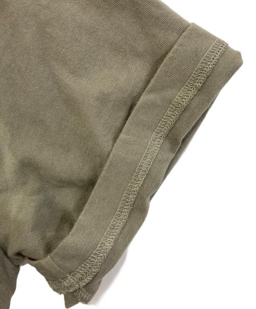 sacai（サカイ）sacai (サカイ) eric haze (エリック・ヘイズ) AS ONE T-Shirt　23-0465S オリーブ サイズ:3の古着・服飾アイテム