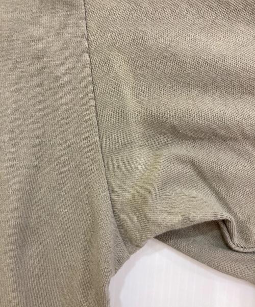 sacai（サカイ）sacai (サカイ) eric haze (エリック・ヘイズ) AS ONE T-Shirt　23-0465S オリーブ サイズ:3の古着・服飾アイテム