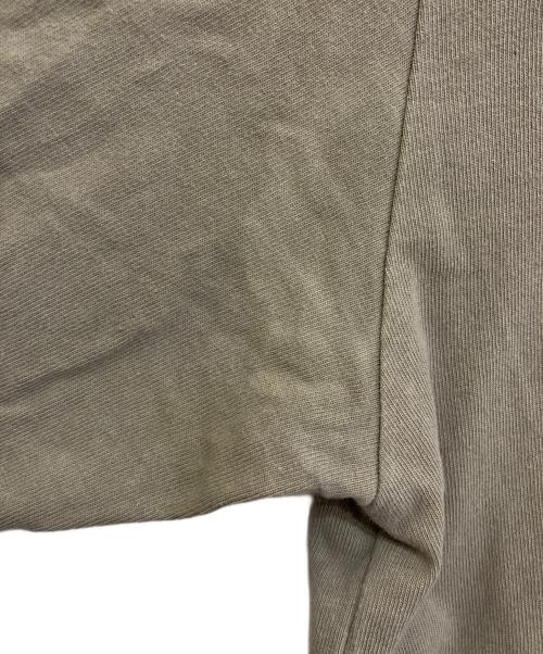 sacai（サカイ）sacai (サカイ) eric haze (エリック・ヘイズ) AS ONE T-Shirt　23-0465S オリーブ サイズ:3の古着・服飾アイテム