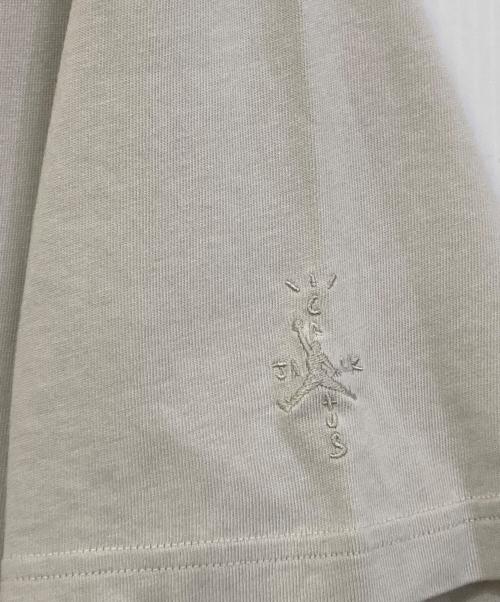 JORDAN（ジョーダン）JORDAN (ジョーダン) Travis Scott (トラヴィススコット) M LOGO TEE LIGHT BONE　DZ5510-072 グレー サイズ:Sの古着・服飾アイテム