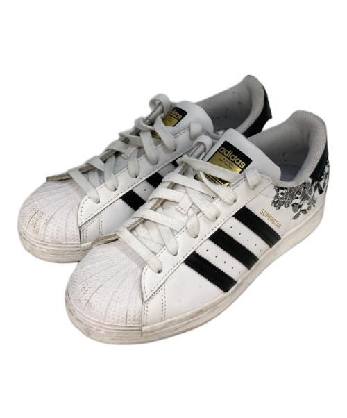 adidas（アディダス）adidas (アディダス) スニーカー ホワイト サイズ:24の古着・服飾アイテム