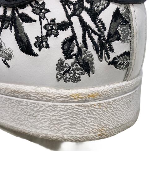 adidas（アディダス）adidas (アディダス) スニーカー ホワイト サイズ:24の古着・服飾アイテム