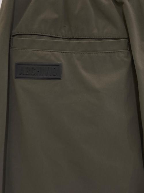 archivio（アルチビオ）archivio (アルチビオ) ナイロンパンツ カーキ サイズ:48の古着・服飾アイテム