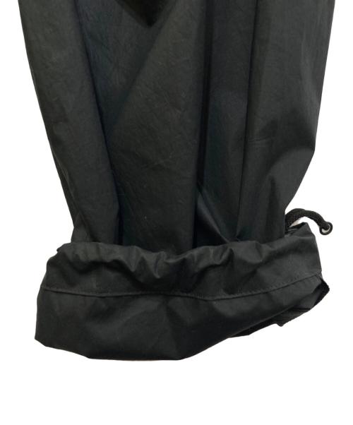 ARGUE（アーギュ）ARGUE (アーギュ) TURIL TYPEWRITER TRAINING PANTS ブラック サイズ:1の古着・服飾アイテム