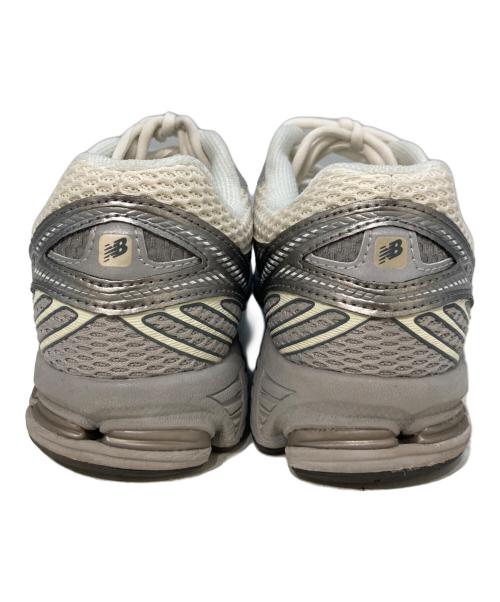 NEW BALANCE（ニューバランス）NEW BALANCE (ニューバランス) ローカットスニーカー　ML860GO2 グレー サイズ:27の古着・服飾アイテム