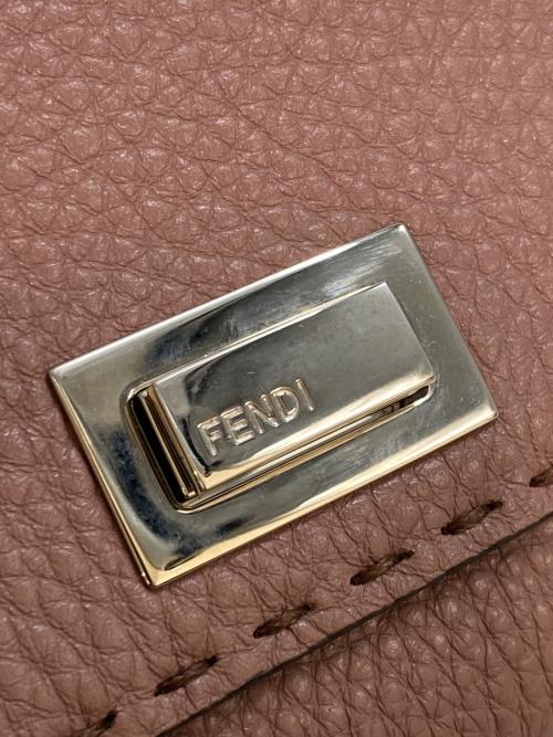 FENDI（フェンディ）FENDI (フェンディ) セレリア ピーカブー ウォレット 8M0359 ピンクの古着・服飾アイテム