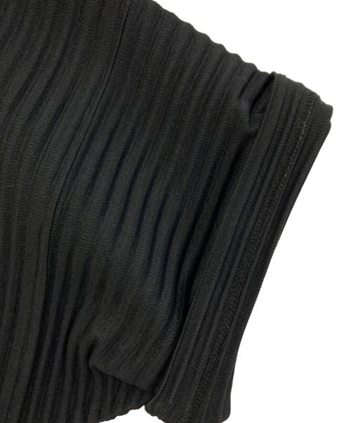 HOMME PLISSE ISSEY MIYAKE（オム プリッセ イッセイ ミヤケ）HOMME PLISSE ISSEY MIYAKE (オム プリッセ イッセイ ミヤケ) プリーツカットソー　HP55JK420 ブラック サイズ:2の古着・服飾アイテム