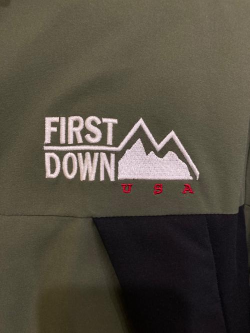 FIRST DOWN（ファーストダウン）FIRST DOWN (ファーストダウン) パネルダウンジャケット カーキ サイズ:Mの古着・服飾アイテム