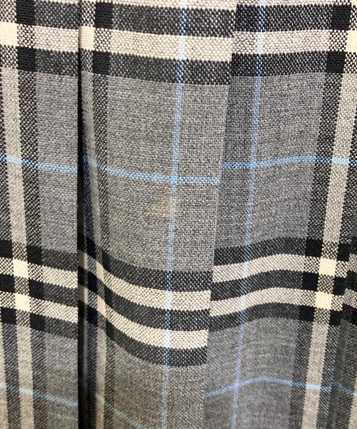 BURBERRY BLUE LABEL（バーバリー ブルー レーベル）BURBERRY BLUE LABEL (バーバリー ブルー レーベル) チェックラップスカート グレー サイズ:38の古着・服飾アイテム